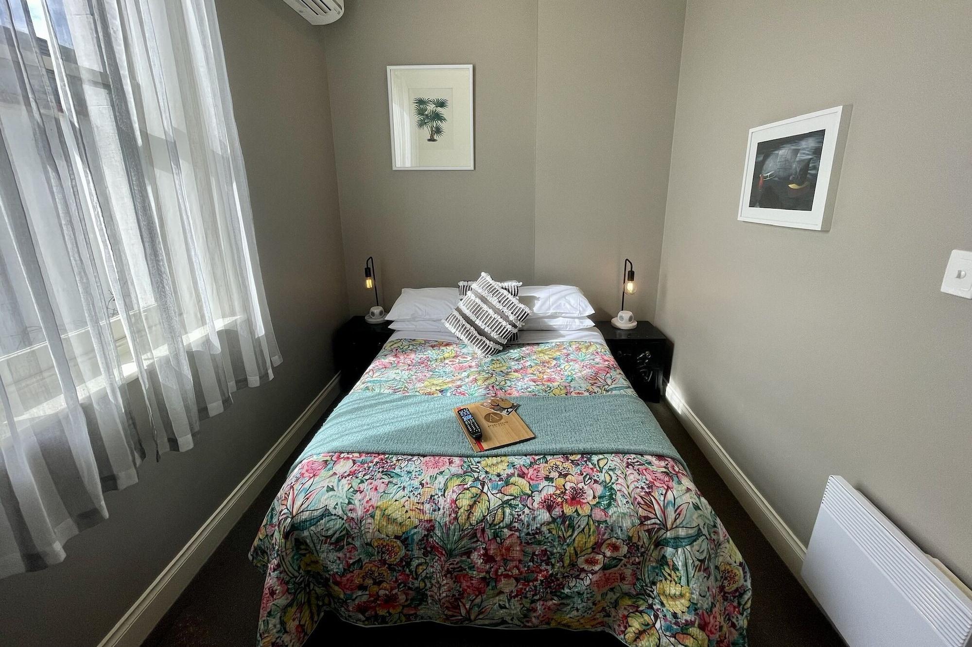 Athelstane House Inn 4*